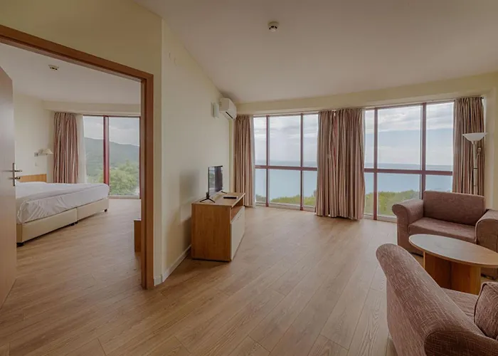 Stayflex By Helios 4*